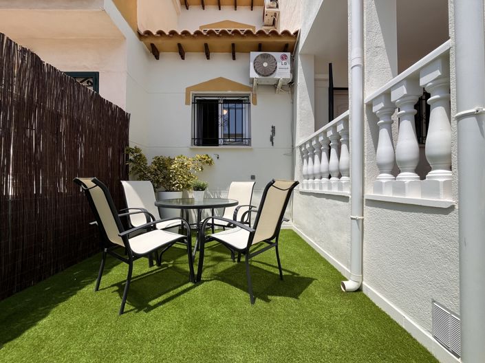 Image No.26-3 Bed Townhouse for sale