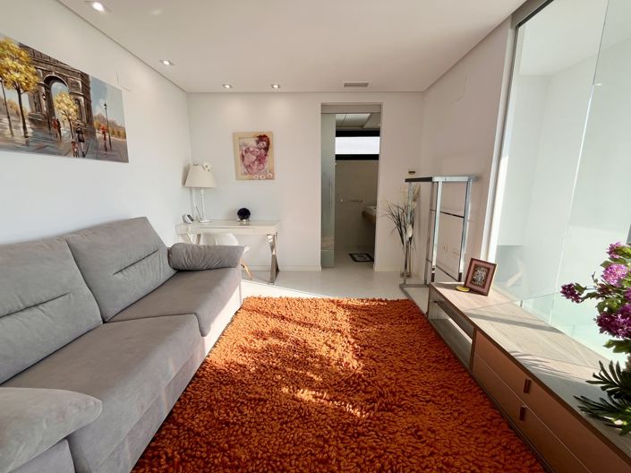 Image No.25-3 Bed Villa for sale