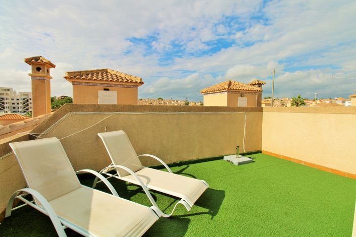 Image No.25-2 Bed Townhouse for sale