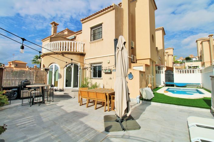 Image No.30-2 Bed Townhouse for sale