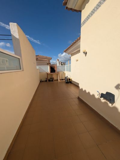 Image No.28-3 Bed Townhouse for sale