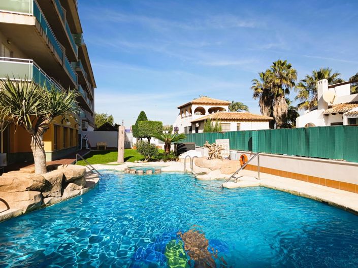 Image No.25-2 Bed Apartment for sale