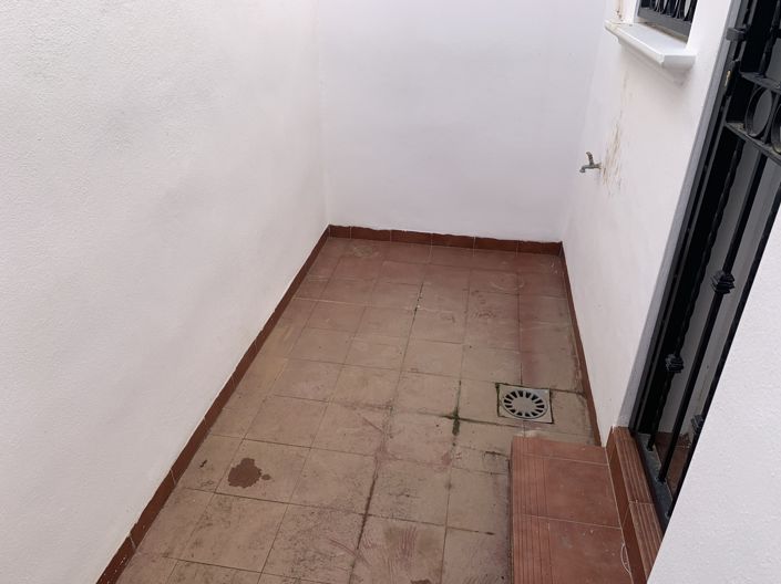 Image No.10-2 Bed Townhouse for sale