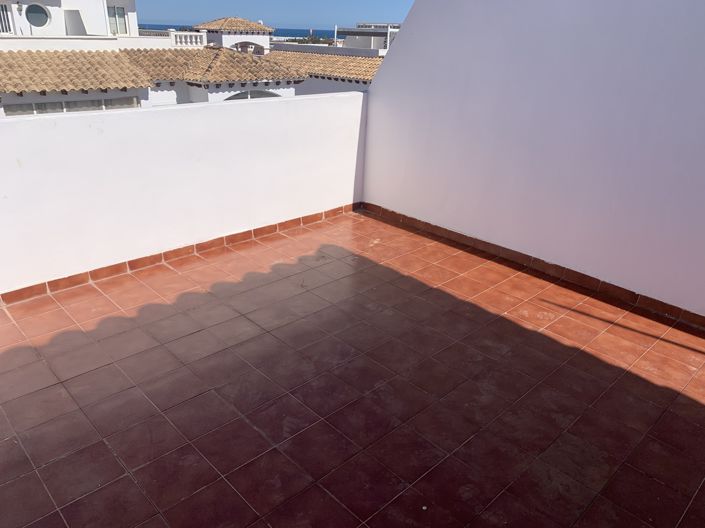 Image No.20-2 Bed Townhouse for sale