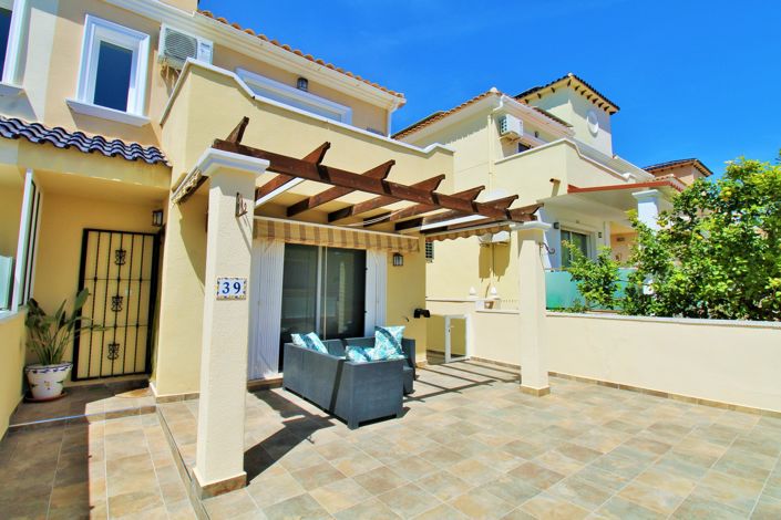 Image No.24-3 Bed Townhouse for sale