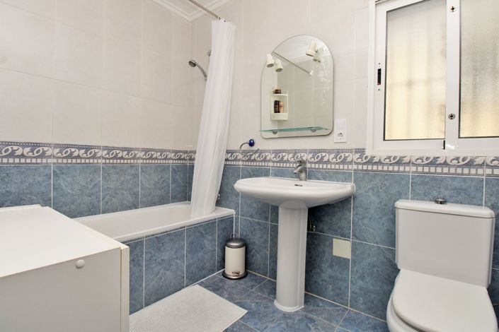 Image No.19-3 Bed Townhouse for sale