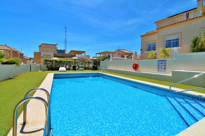 Image No.25-3 Bed Townhouse for sale