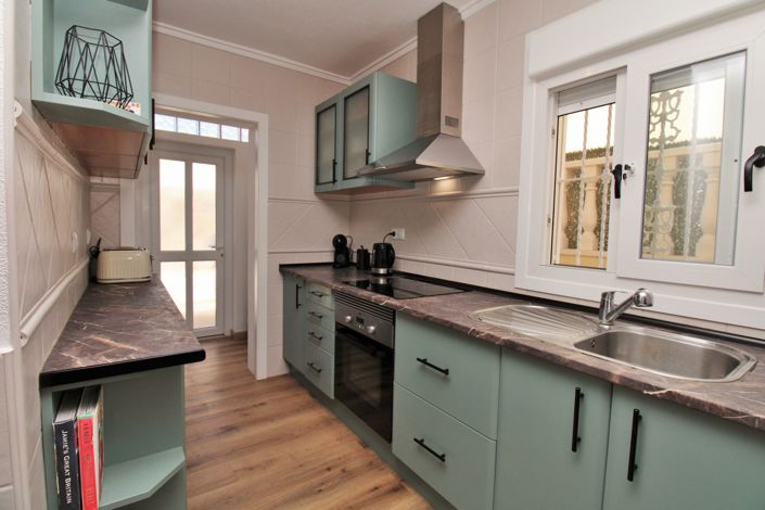 Image No.8-3 Bed Townhouse for sale