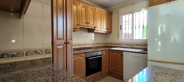 Image No.9-3 Bed Townhouse for sale