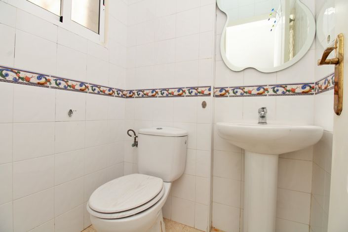 Image No.9-2 Bed Townhouse for sale