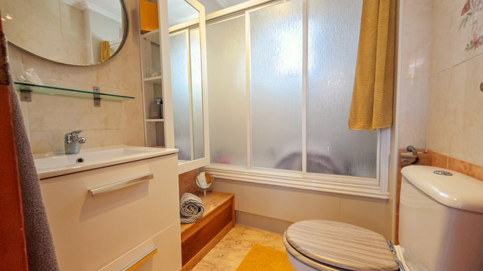 Image No.17-2 Bed Townhouse for sale