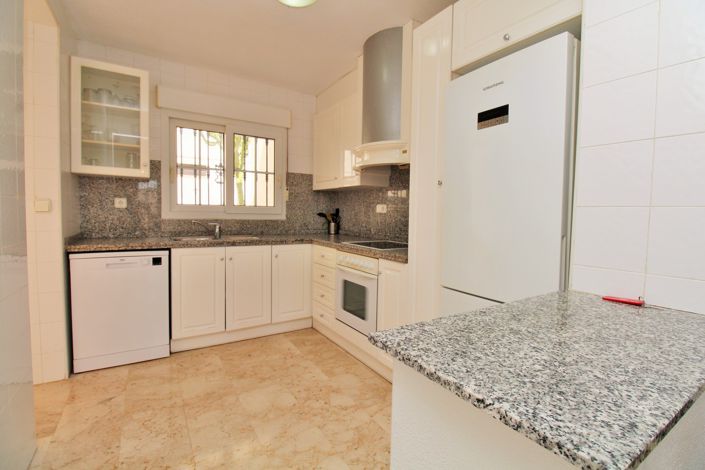Image No.11-2 Bed Townhouse for sale