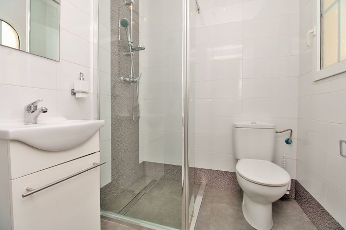 Image No.22-2 Bed Townhouse for sale