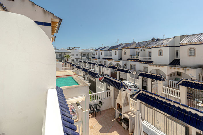 Image No.32-3 Bed Townhouse for sale
