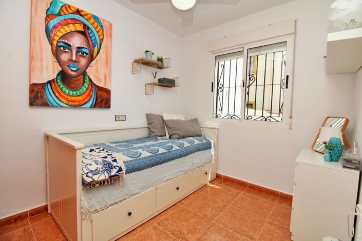 Image No.11-3 Bed Townhouse for sale