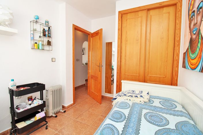 Image No.12-3 Bed Townhouse for sale
