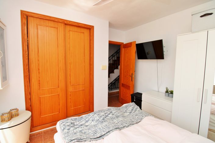 Image No.15-3 Bed Townhouse for sale