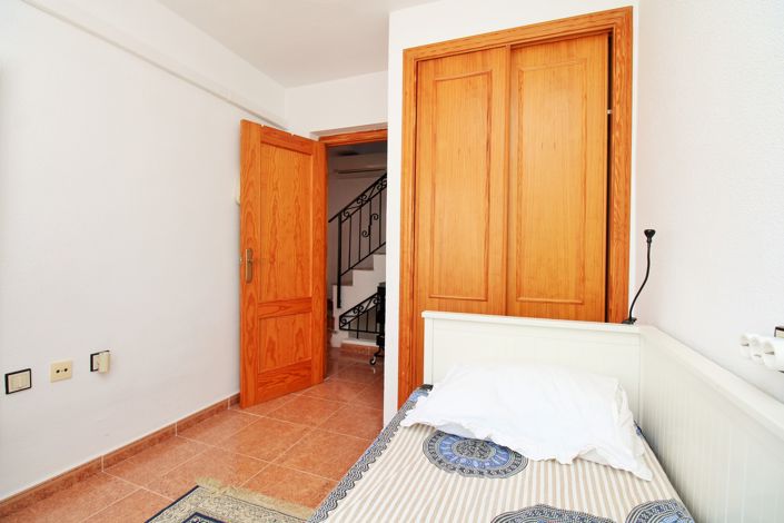 Image No.19-3 Bed Townhouse for sale