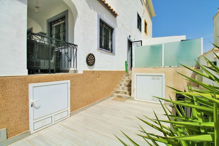 Image No.26-3 Bed Townhouse for sale