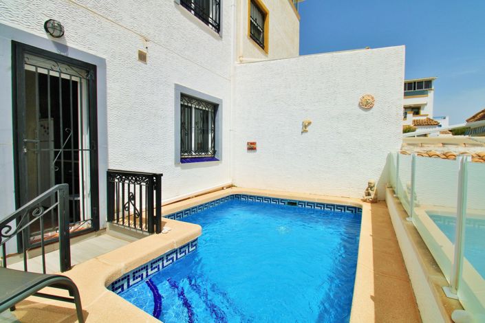 Image No.28-3 Bed Townhouse for sale