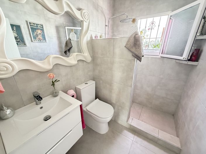 Image No.13-3 Bed Villa for sale