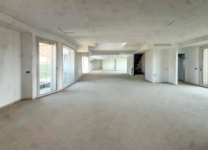 Image No.2-4 Bed Apartment for sale