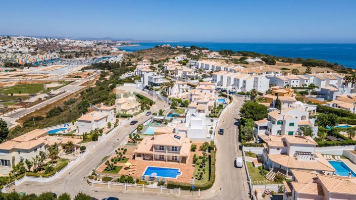 Image No.2-Villa de 4 chambres à vendre à Albufeira