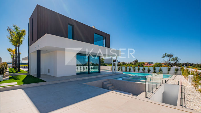 Image No.44-4 Bed Villa for sale
