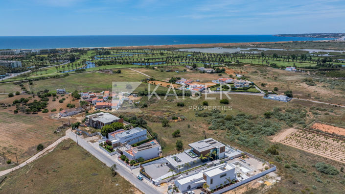 Image No.2-4 Bed Villa for sale