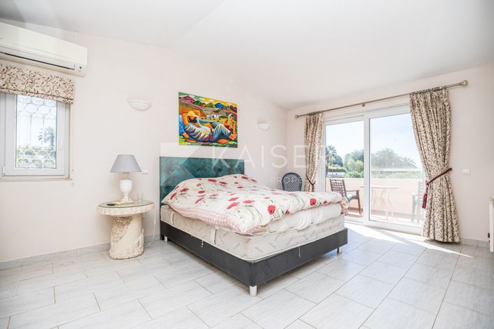 Image No.12-4 Bed Villa for sale