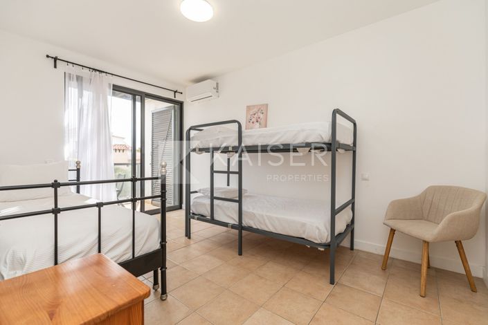 Image No.18-3 Bed Townhouse for sale