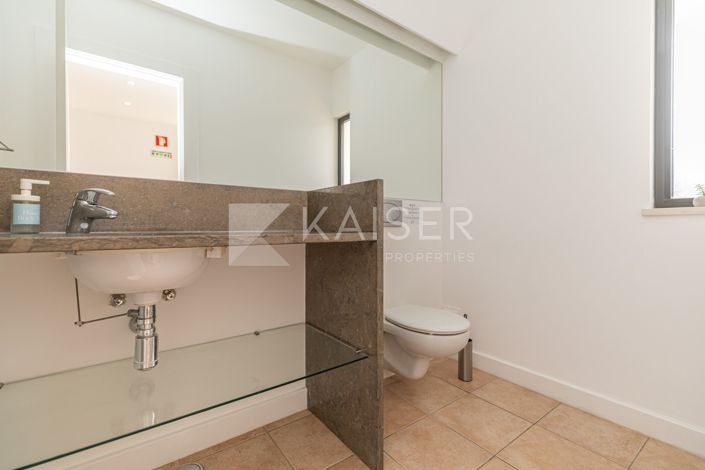Image No.19-3 Bed Townhouse for sale