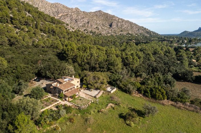 Image No.8-5 Bed Property for sale