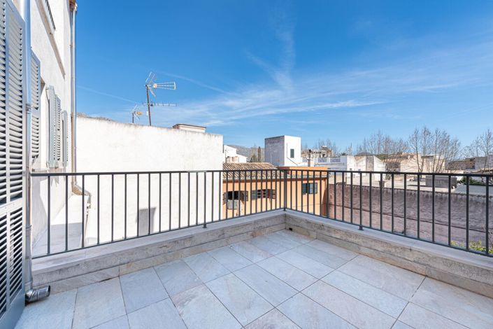 Image No.14-5 Bed Townhouse for sale