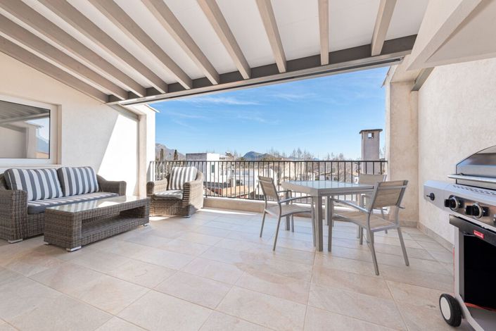 Image No.19-5 Bed Townhouse for sale