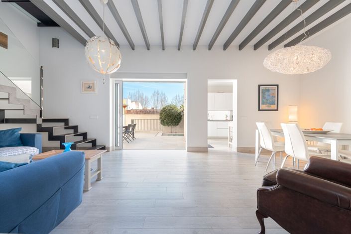Image No.2-5 Bed Townhouse for sale