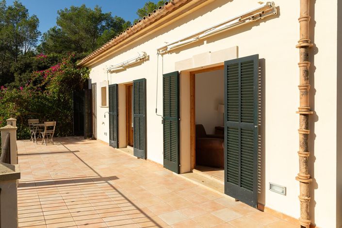 Image No.2-5 Bed Villa for sale