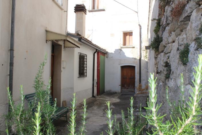 Image No.2-2 Bed Townhouse for sale
