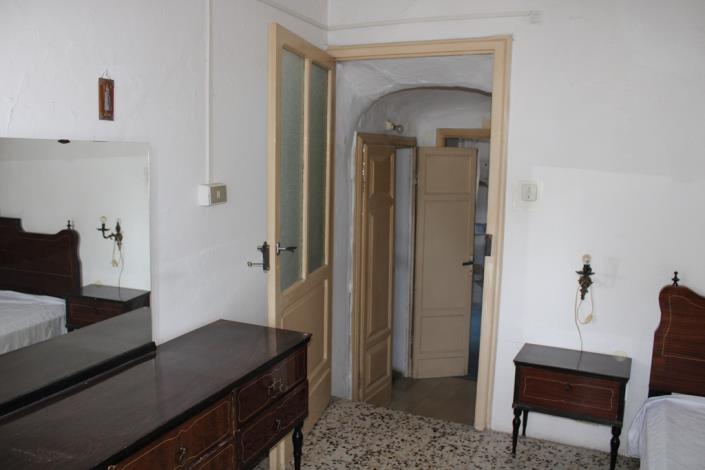 Image No.4-4 Bed Townhouse for sale