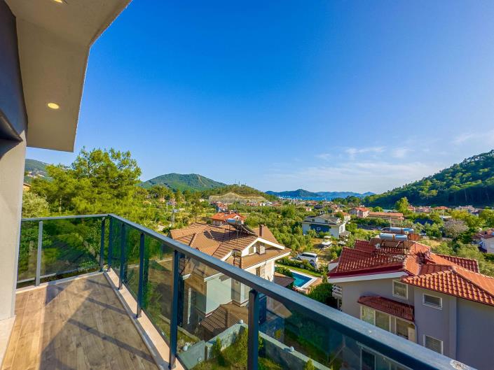Image No.12-4 Bed Villa / Detached for sale