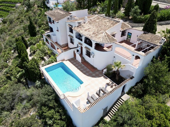 Image No.2-5 Bed Villa for sale