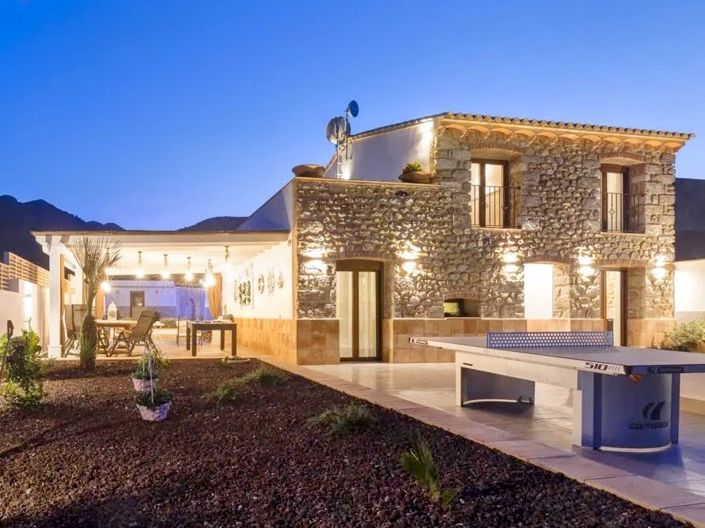 Image No.2-12 Bed Villa for sale
