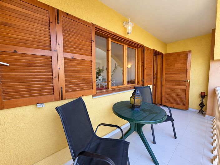 Image No.11-1 Bed Property for sale