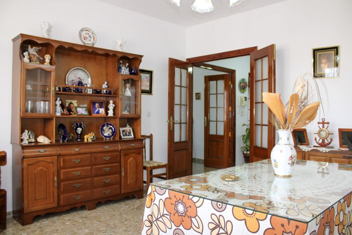 Image No.10-4 Bed Villa for sale