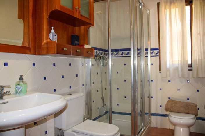 Image No.24-6 Bed Villa for sale