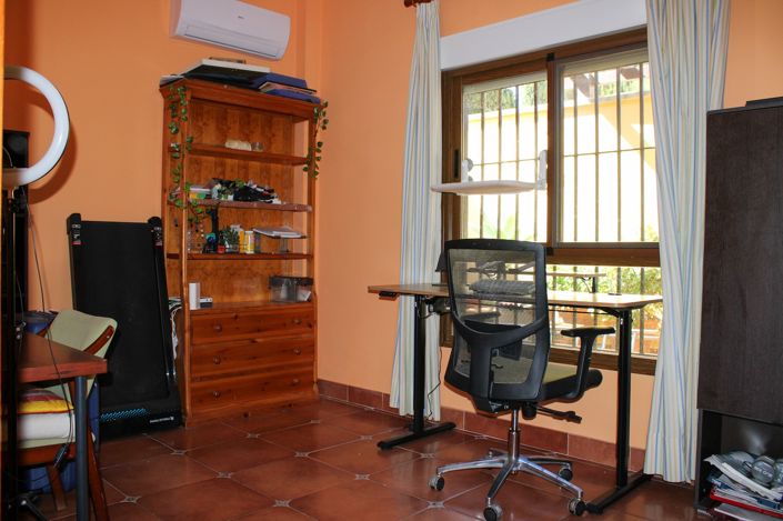 Image No.25-6 Bed Villa for sale
