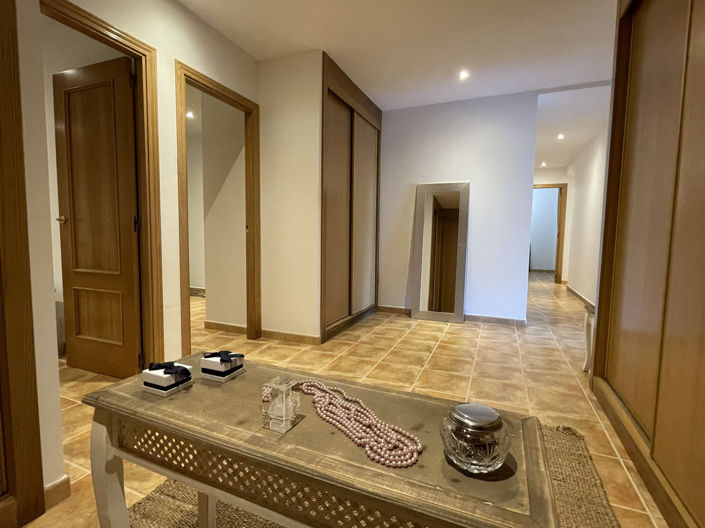 Image No.53-6 Bed Property for sale