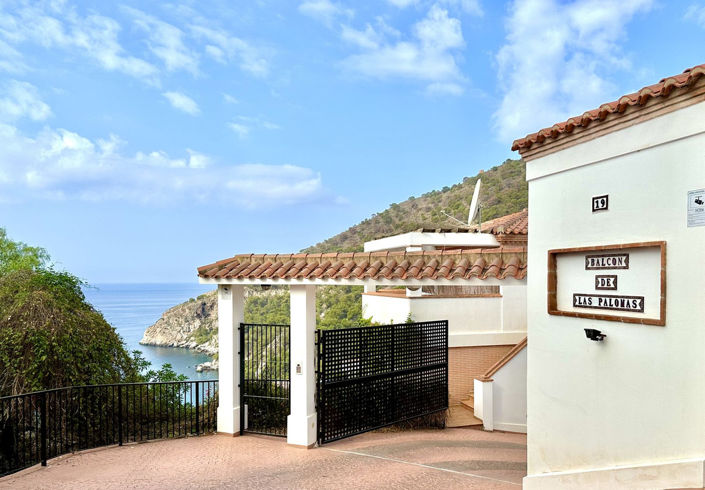 Image No.6-6 Bed Property for sale