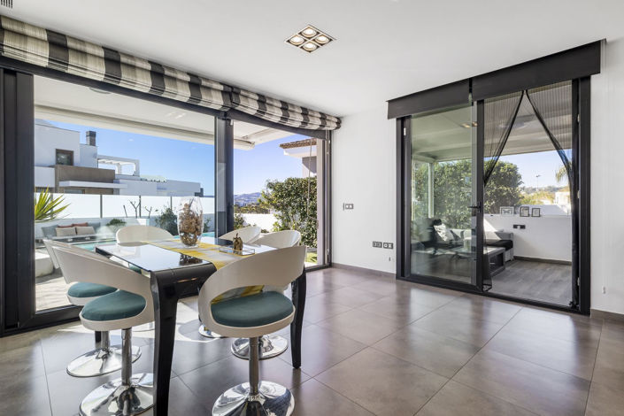 Image No.15-4 Bed House for sale