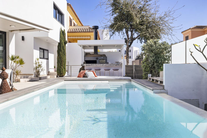 Image No.2-4 Bed House for sale